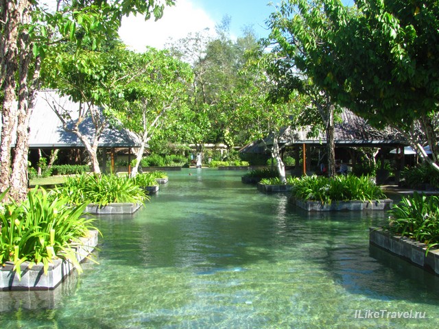 Бассейн отеля Tanjung Rhu, остров Лангкави, Малайзия